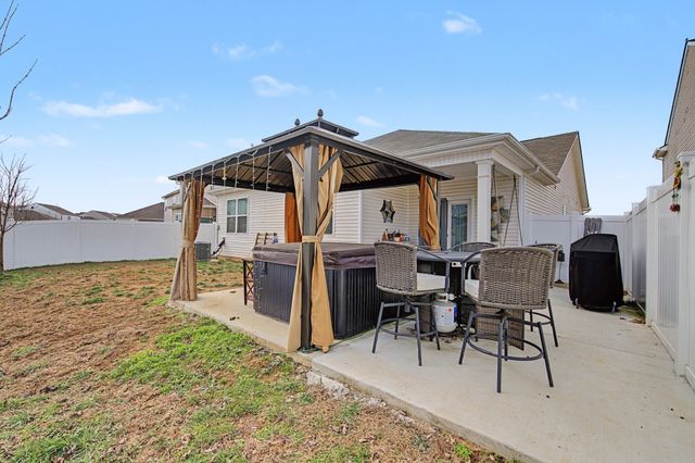 5664 Hickory Woods Dr, Antioch, TN 37013