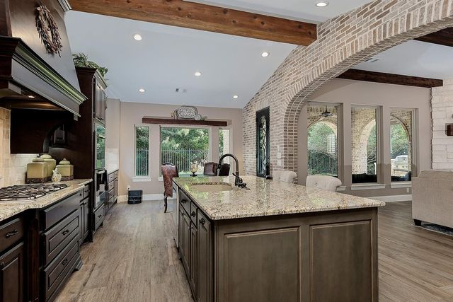 22 Lake Reverie Place, The Woodlands, TX 77375