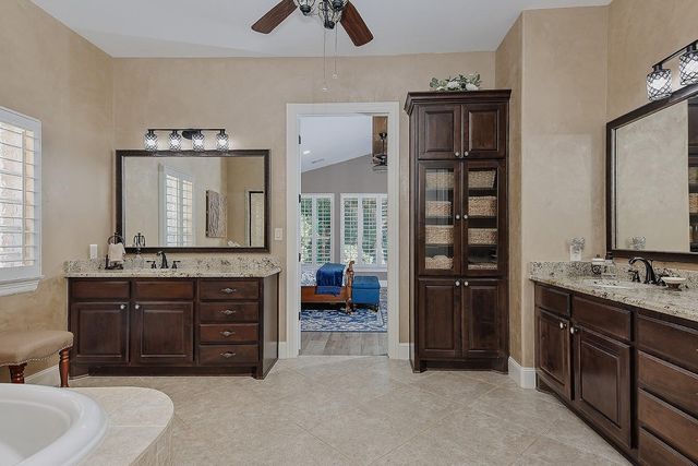 22 Lake Reverie Place, The Woodlands, TX 77375