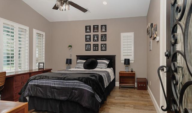 22 Lake Reverie Place, The Woodlands, TX 77375