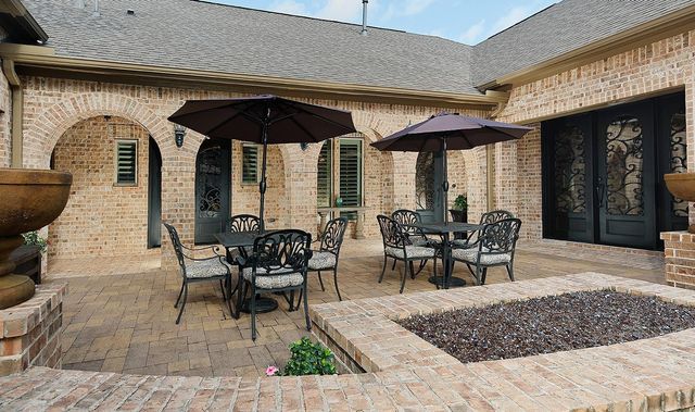 22 Lake Reverie Place, The Woodlands, TX 77375