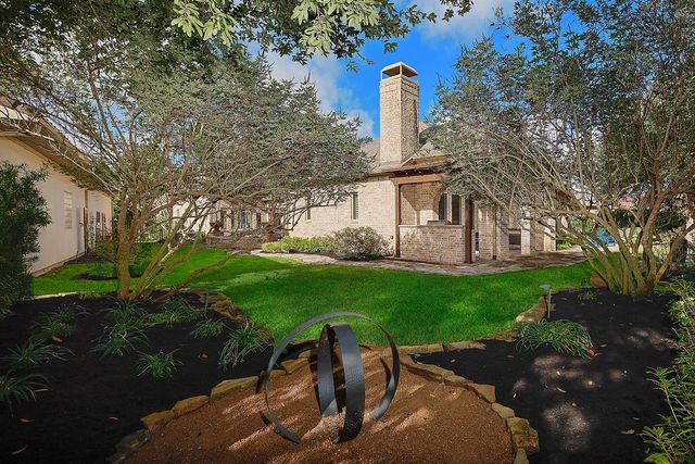 22 Lake Reverie Place, The Woodlands, TX 77375