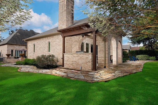 22 Lake Reverie Place, The Woodlands, TX 77375