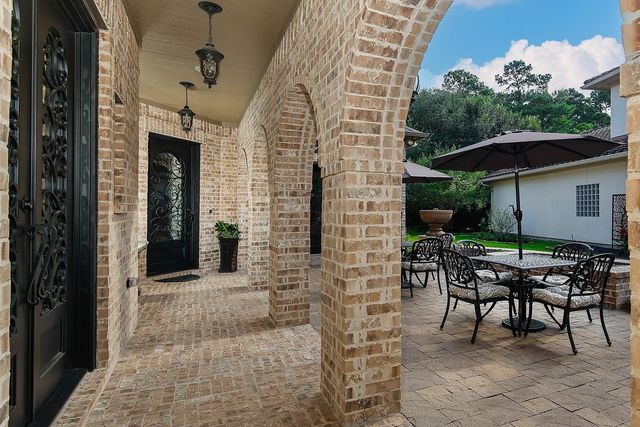 22 Lake Reverie Place, The Woodlands, TX 77375