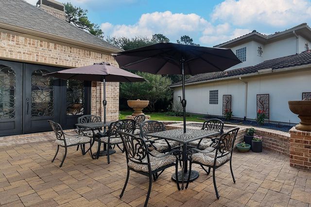 22 Lake Reverie Place, The Woodlands, TX 77375