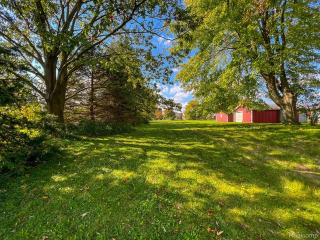 49525 North Avenue, Macomb Twp, MI 48042