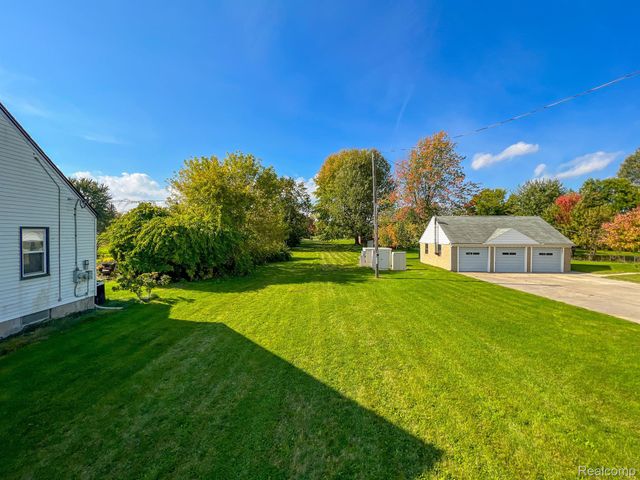 49525 North Avenue, Macomb Twp, MI 48042