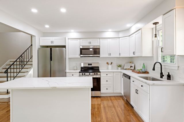 50 Oak St, Mansfield, MA 02048