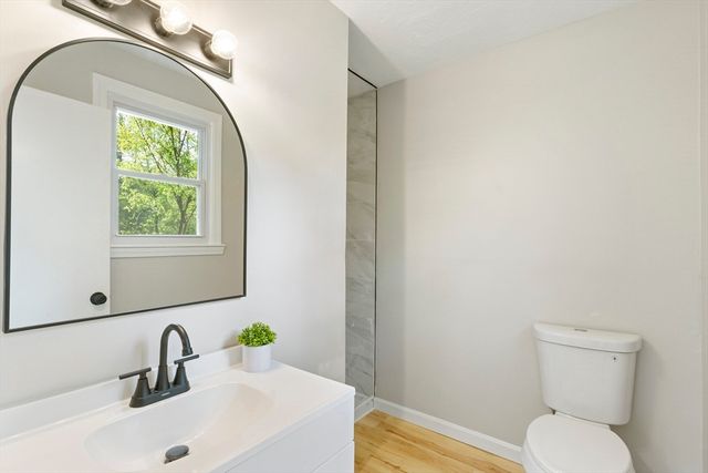 50 Oak St, Mansfield, MA 02048