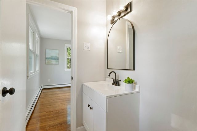 50 Oak St, Mansfield, MA 02048