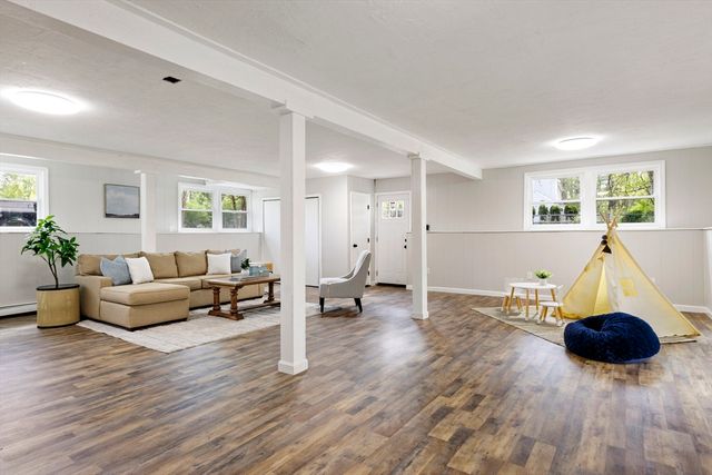 50 Oak St, Mansfield, MA 02048