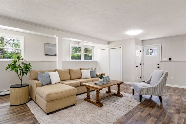 50 Oak St, Mansfield, MA 02048