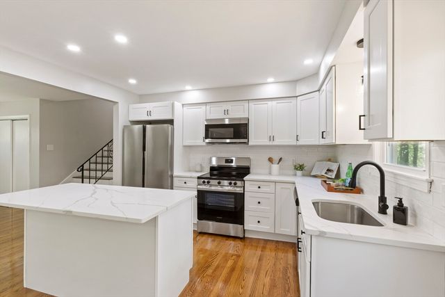 50 Oak St, Mansfield, MA 02048
