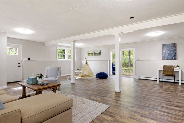 50 Oak St, Mansfield, MA 02048