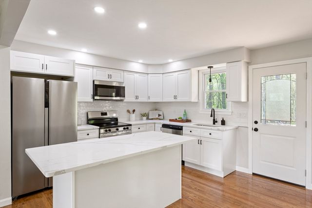 50 Oak St, Mansfield, MA 02048