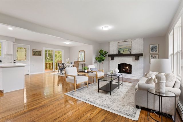 50 Oak St, Mansfield, MA 02048