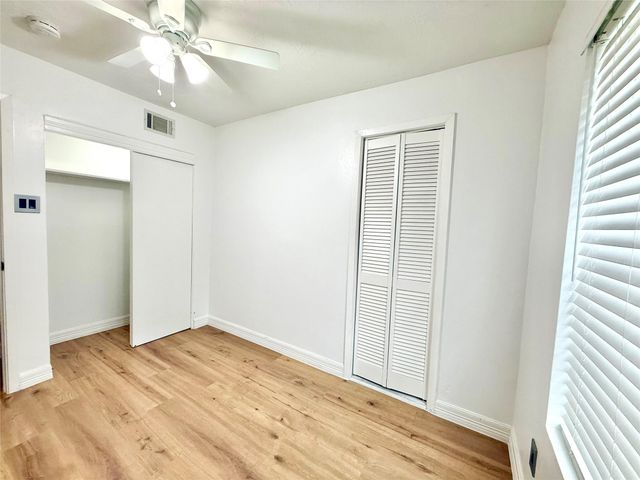 2750 Holly Hall Street 504, Houston, TX 77054