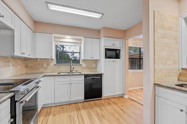 2312 John Street, Pearland, TX 77581