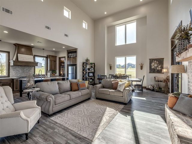 954 County Street 2983, Blanchard, OK 73010