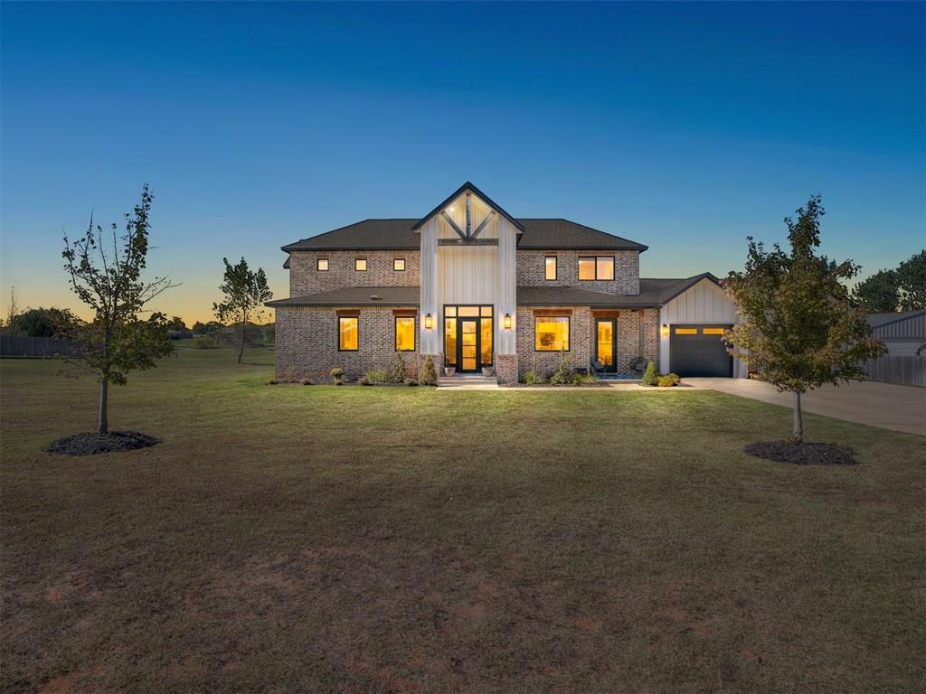 954 County Street 2983, Blanchard, OK 73010