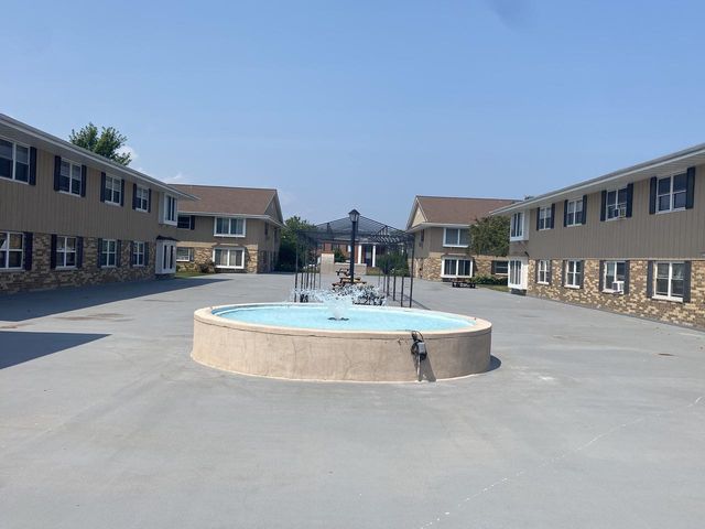 5650 W Wahner AVENUE #206, Brown Deer, WI 53223