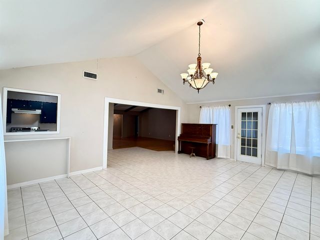 1303 Colgate Dr, Longview, TX 75601