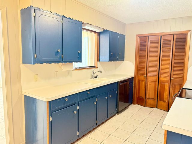 1303 Colgate Dr, Longview, TX 75601