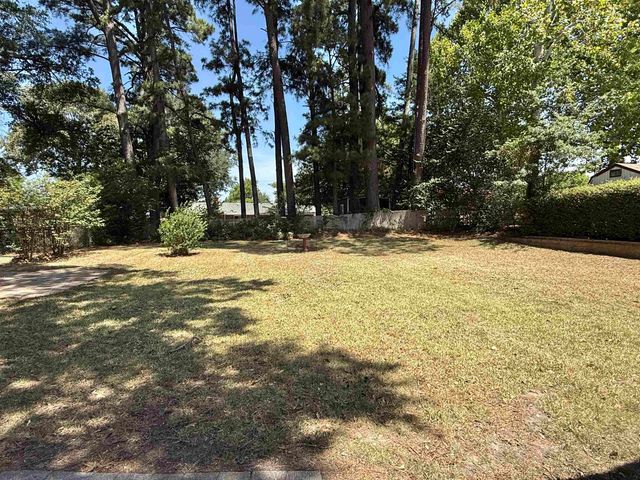1303 Colgate Dr, Longview, TX 75601