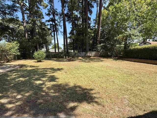 1303 Colgate Dr, Longview, TX 75601