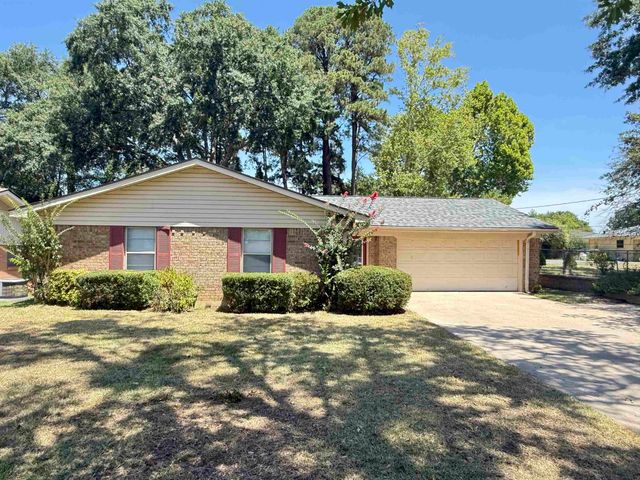 1303 Colgate Dr, Longview, TX 75601