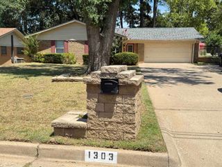 1303 Colgate Dr, Longview, TX 75601