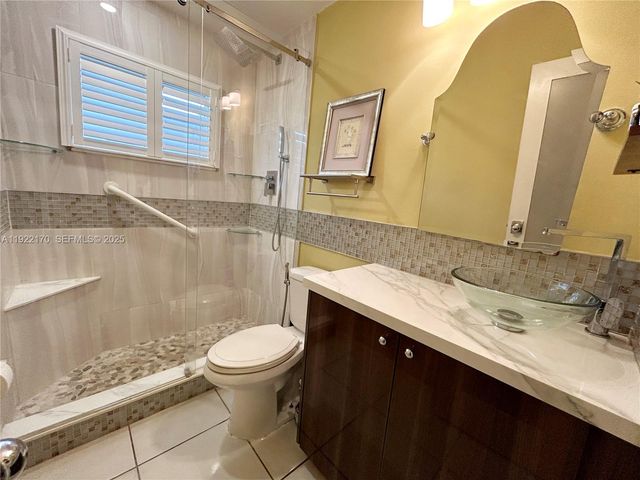 4905 NW 49th Rd, Tamarac, FL 33319