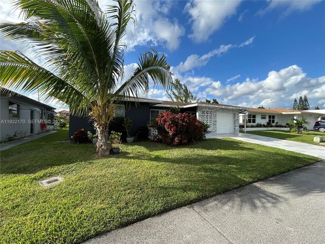 4905 NW 49th Rd, Tamarac, FL 33319