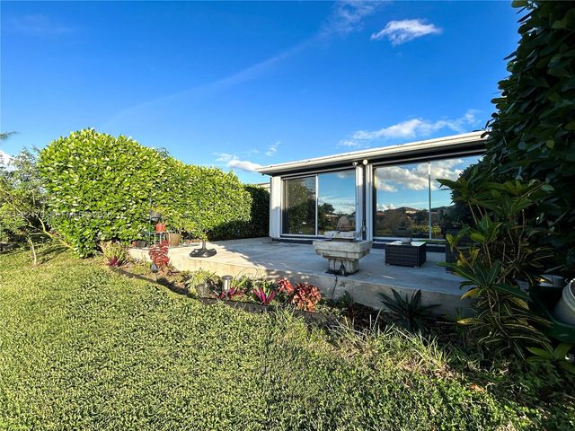 4905 NW 49th Rd, Tamarac, FL 33319