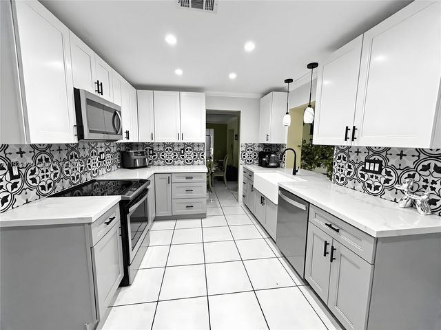 4905 NW 49th Rd, Tamarac, FL 33319