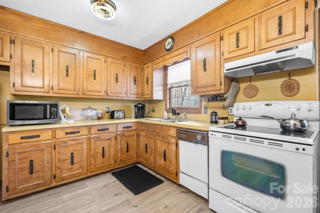 3384 Sheely Road, Lenoir, NC 28645