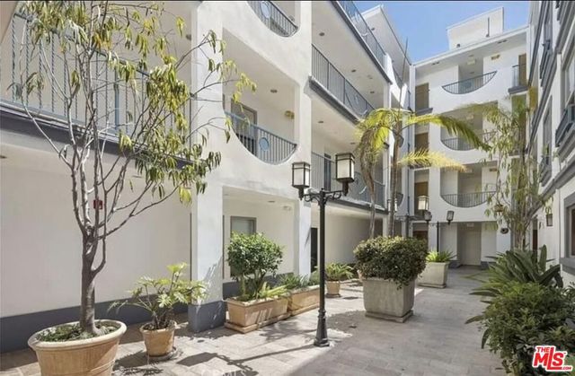 1621 Barry Avenue PH3, Los Angeles, CA 90025