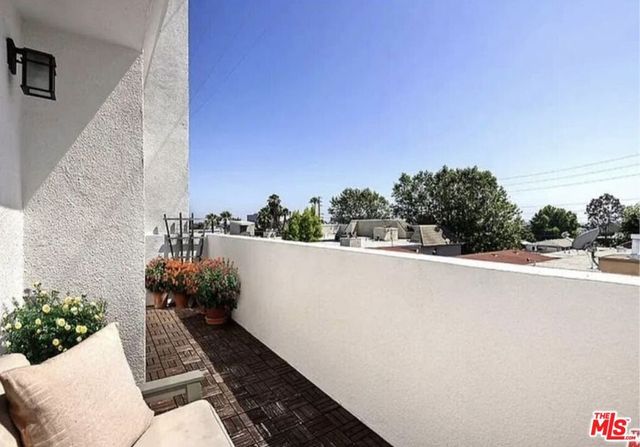 1621 Barry Avenue PH3, Los Angeles, CA 90025