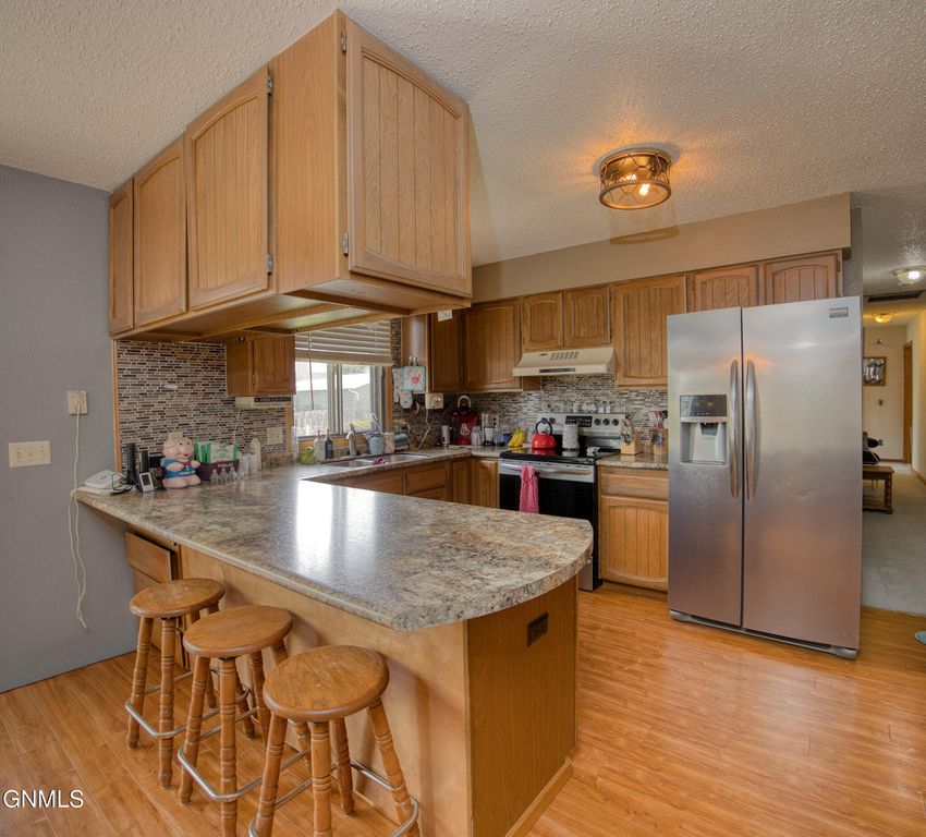 2026 8th Avenue E, Williston, ND 58801 photo 5