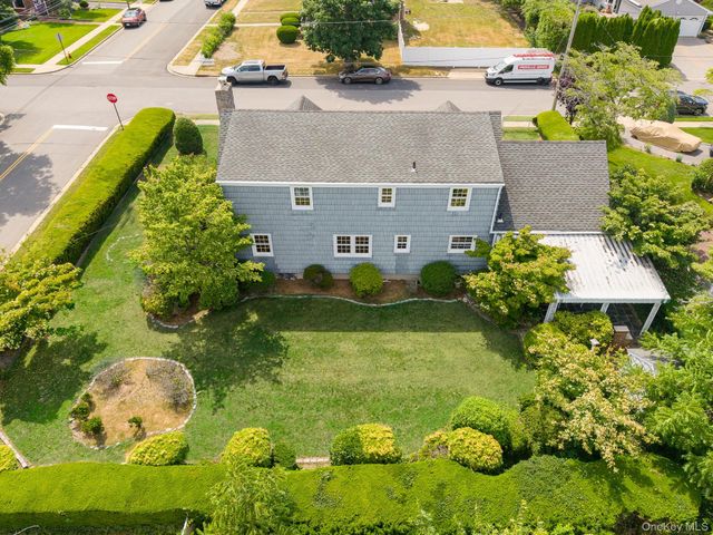23 Spruce Street, Farmingdale, NY 11735