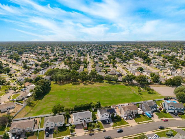 23 Spruce Street, Farmingdale, NY 11735