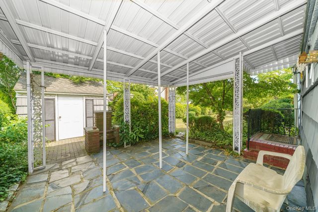 23 Spruce Street, Farmingdale, NY 11735