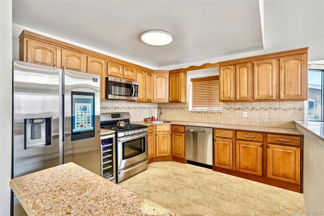 1084 E 73rd Street 4A, Brooklyn, NY 11234