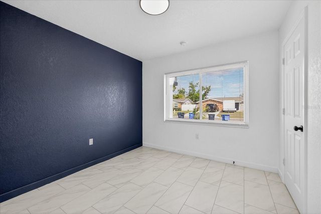 7806 N JAMAICA STREET, Tampa, FL 33614