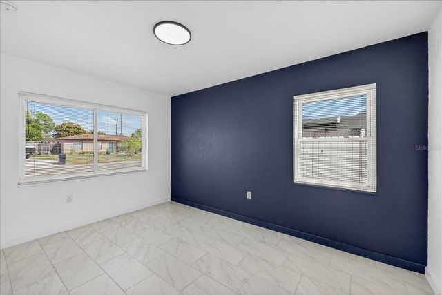 7806 N JAMAICA STREET, Tampa, FL 33614