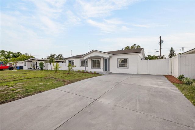 7806 N JAMAICA STREET, Tampa, FL 33614