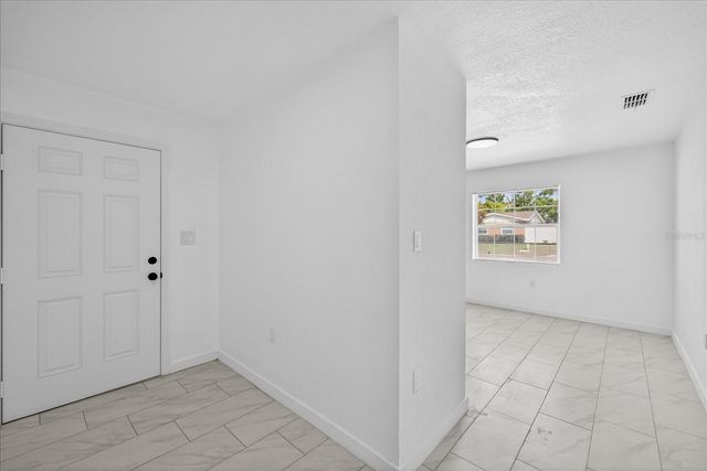 7806 N JAMAICA STREET, Tampa, FL 33614