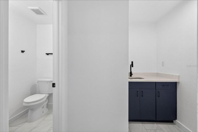 7806 N JAMAICA STREET, Tampa, FL 33614