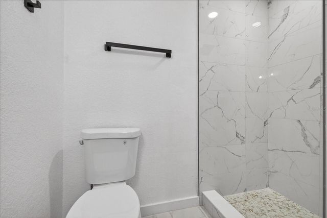 7806 N JAMAICA STREET, Tampa, FL 33614