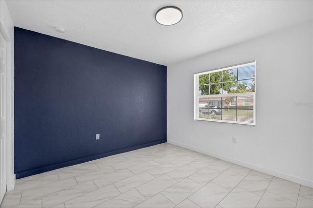 7806 N JAMAICA STREET, Tampa, FL 33614